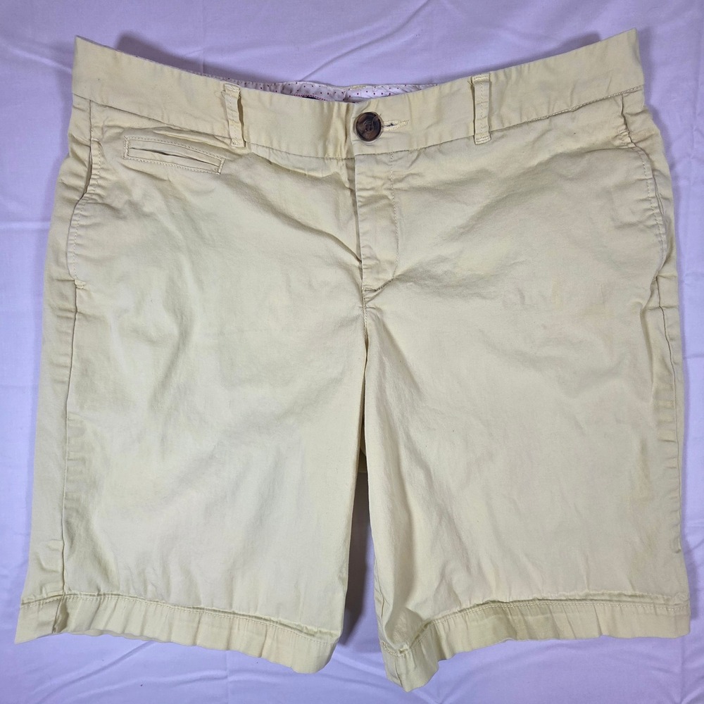 Dockers Womens Size 10 Yellow Low Rise Slightly Curvy Chino Shorts Stretch